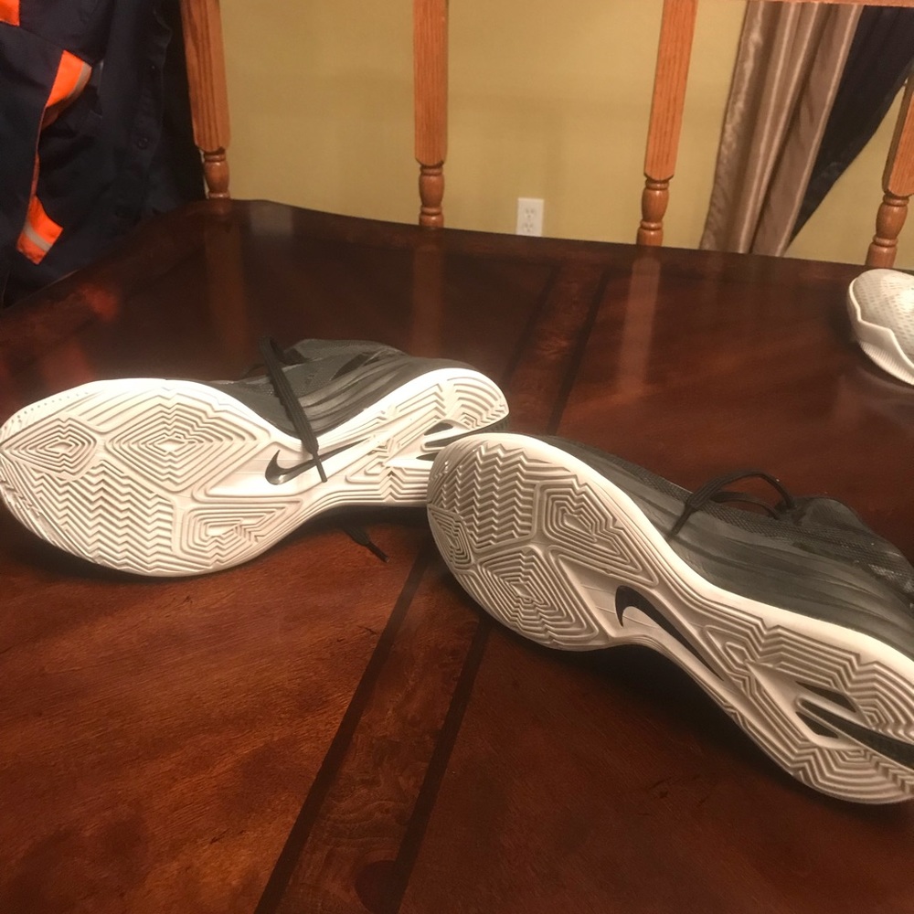 Nike Hyperdunks - image 3